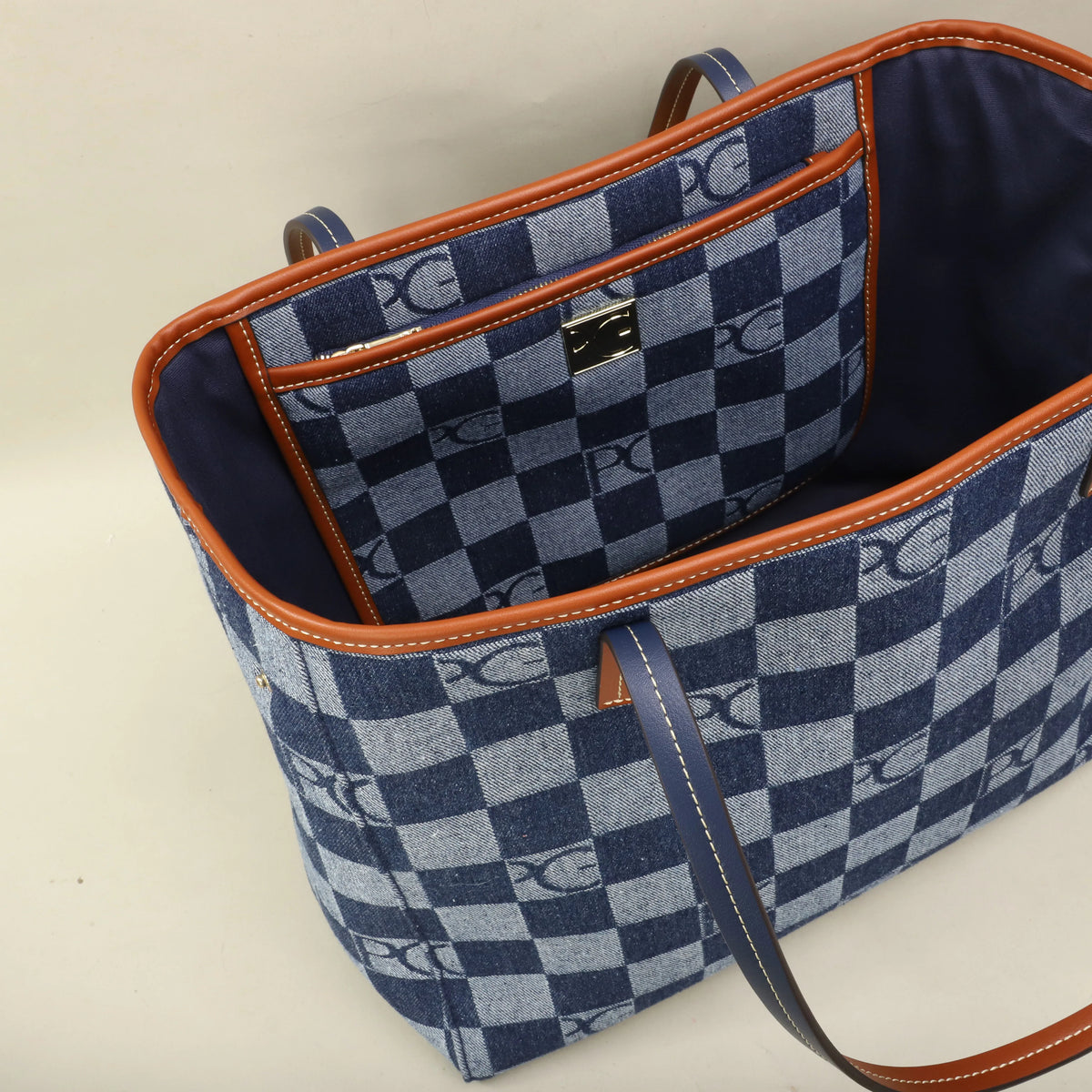 Bolso Tote Estampado PG — Denim a Cuadros y Gran Capacidad