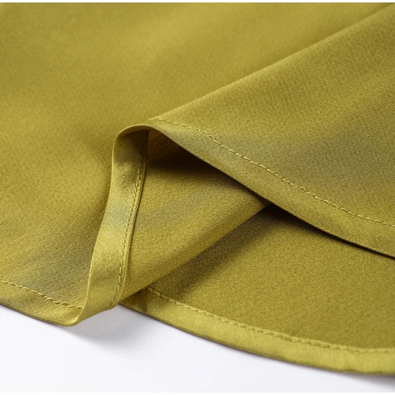 Vestido Largo de Satén con Volantes y Tirantes — Espalda Descubierta